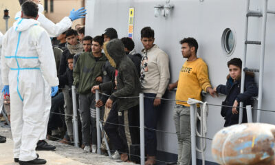 Sbarco al molo Norimberga di Messina di 148 migranti (© ANSA)