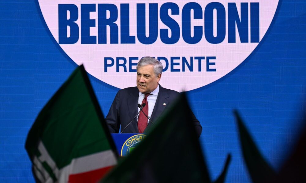 Antonio Tajani durante il congresso nazionale di Forza Italia