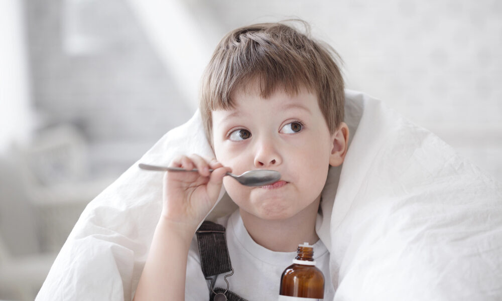 Rimedi naturali: come curare la tosse nei bambini senza ricorrere ai farmaci