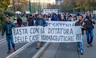 Milano - Milano - Manifestazione No Green Pass - No Vax- No Nato, in piazza Castello (Milano - 2022-11-27, Massimo Alberico)