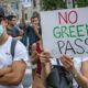 Una manifestazione contro il green pass