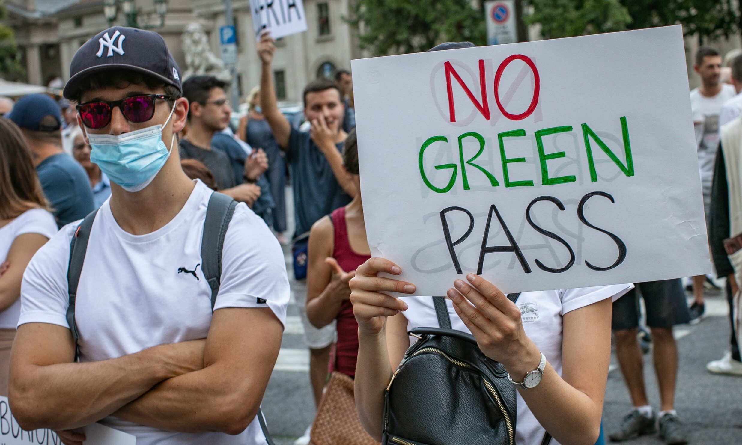 Una manifestazione contro il green pass