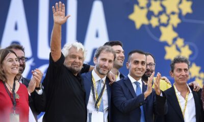 Beppe Grillo, Davide Casaleggio e Luigi Di Maio durante una manifestazione del MoVimento 5 Stelle