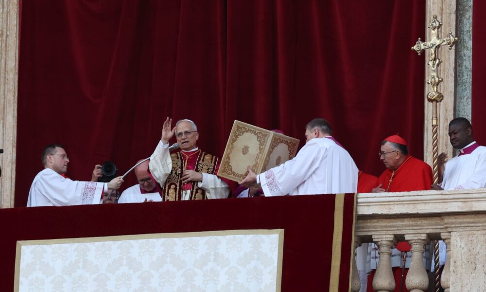 Papa Leone XIV il cardinale americano Robert Francis Prevost successore di Papa Francesco