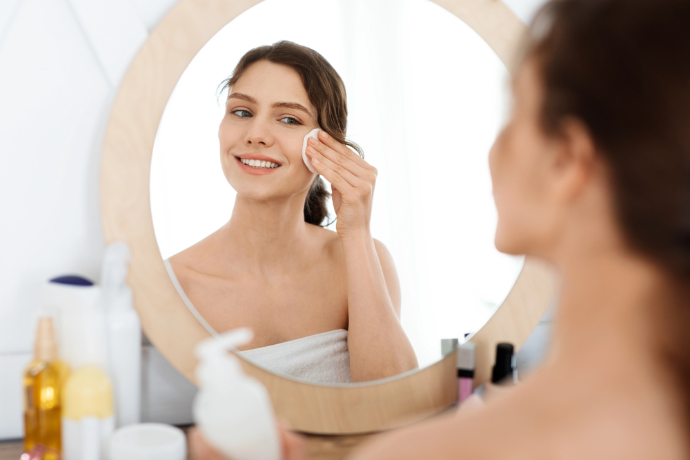 Applicazione del tonico viso