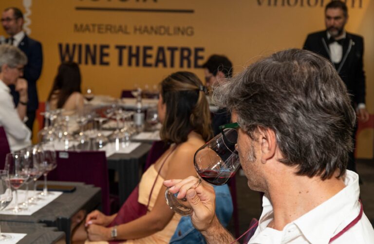 Tutto pronto per il Vinòforum 2025 sul palcoscenico di piazza di Siena a Roma