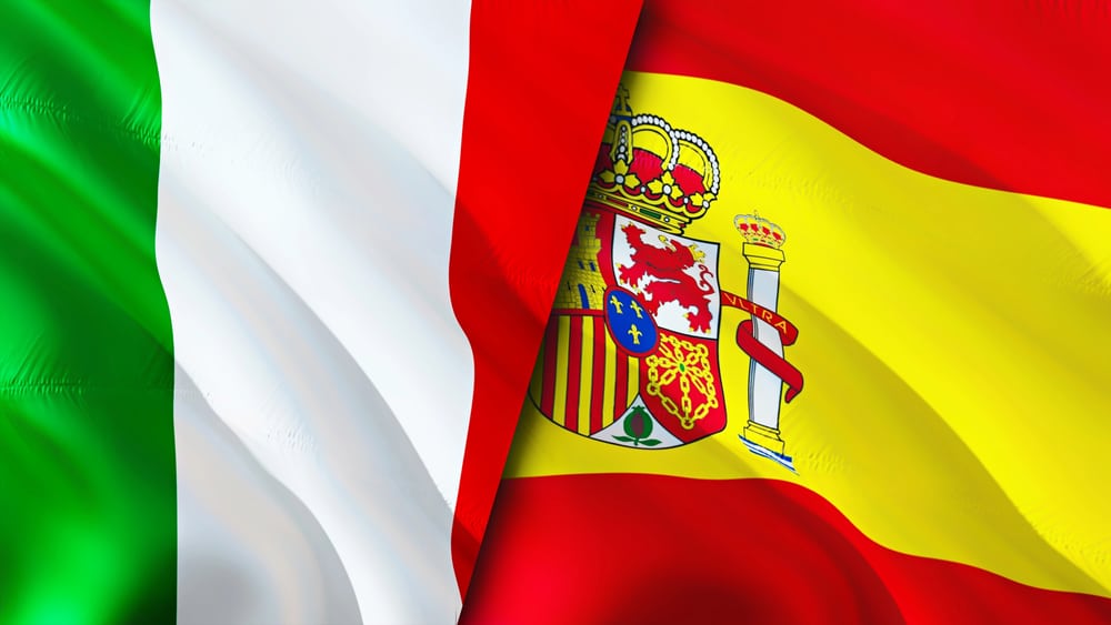 Bandiere Italia e Spagna (© Depositphotos)