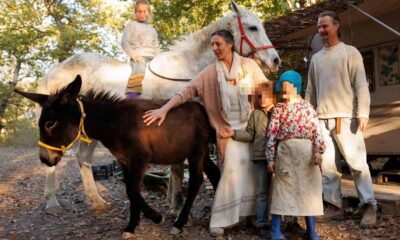 La famiglia nel bosco di Palmoli: Nathan, Catherine e i tre figli