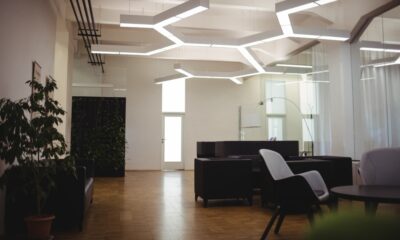 Illuminazione in un ufficio moderno