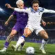 Illustrazione editoriale di due calciatori, uno in viola e uno in maglia bianca con dettagli blu e neri, che si contendono il pallone sul campo.