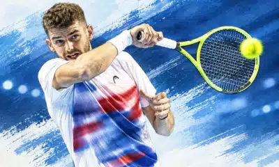 Illustrazione editoriale di un tennista in primo piano con racchetta e palla, su uno sfondo blu luminoso.