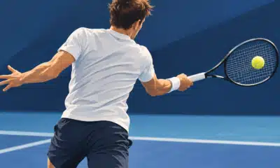 Illustrazione di Daniil Medvedev con la coppa dell’ATP di Almaty