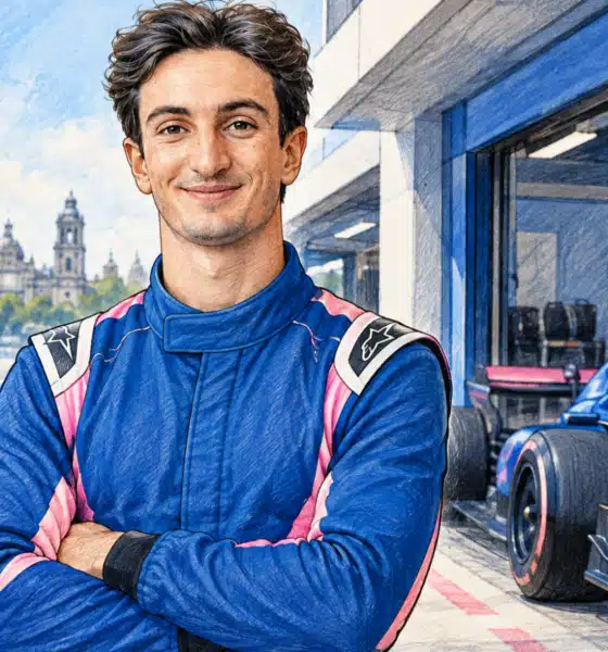 Illustrazione del pilota ritratto nella foto di riferimento accanto a una monoposto Alpine nei box.